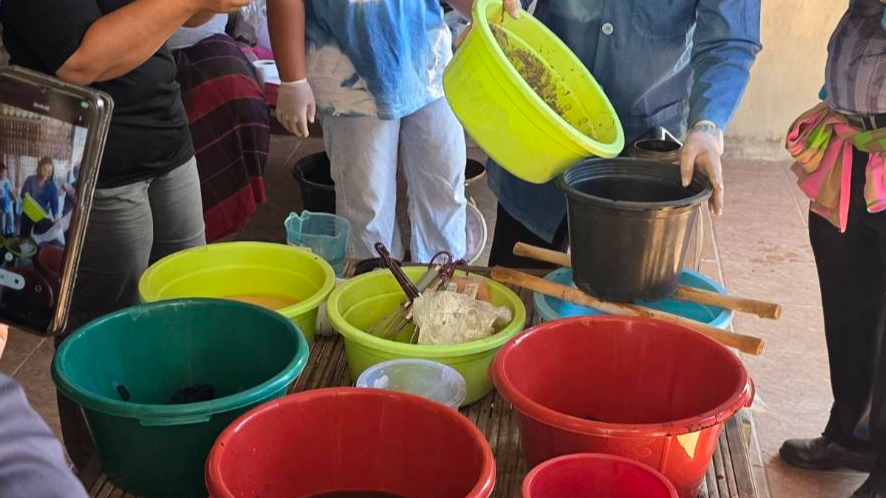 การย้อมคราม